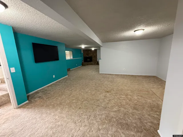 $325,000 | 2924 Herrington Drive, Casper, WY 82604