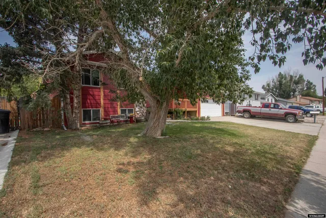 $325,000 | 2924 Herrington Drive, Casper, WY 82604