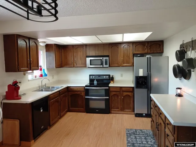 $325,000 | 2924 Herrington Drive, Casper, WY 82604