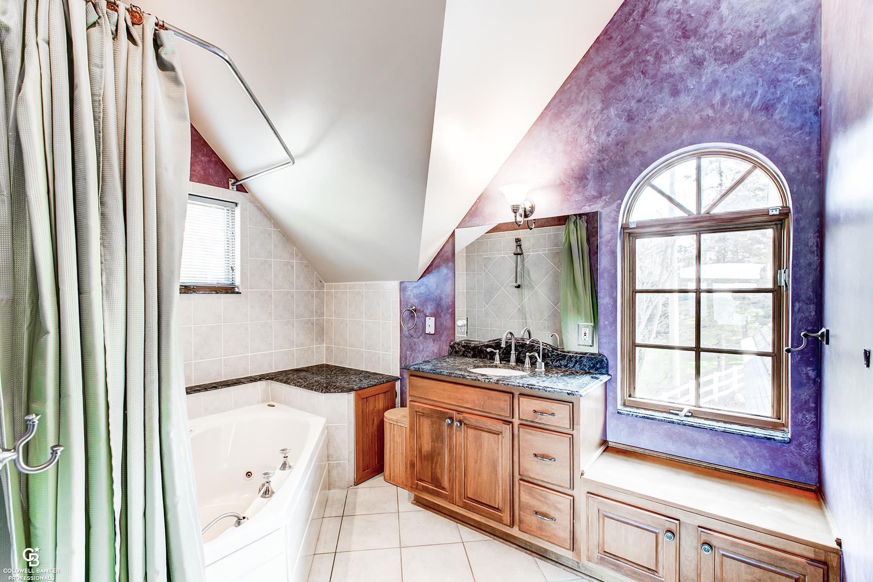 3864 North Lakeshore Road Deckerville, MI 48427 - Photo 38 of 88 50107318-37.JPG