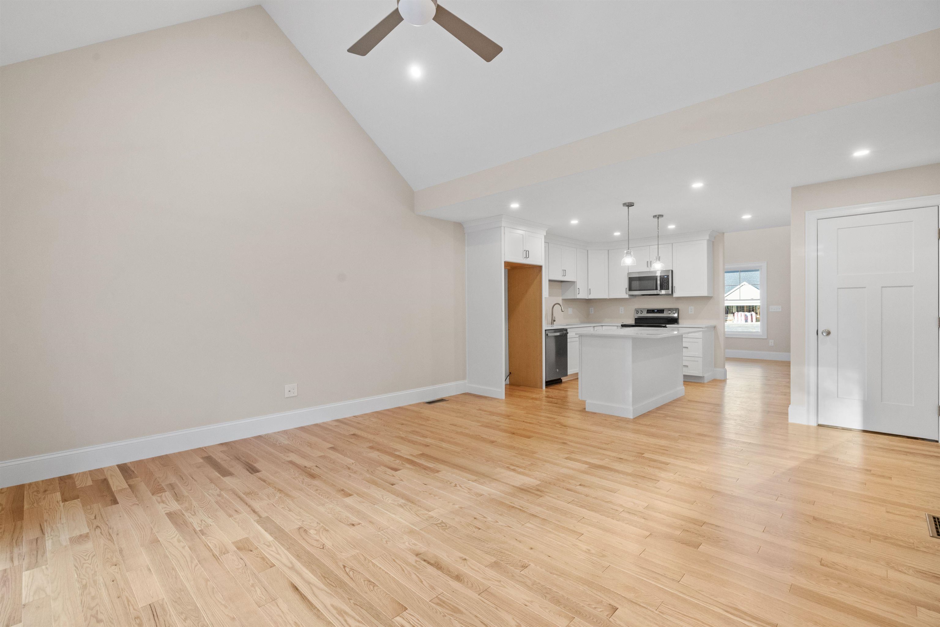 30 Gypsum Lane, Unit 29 Chester, NH 03036 - Photo 12 of 30