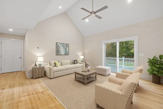 $559,900 | 30 Gypsum Lane, Unit 29, Chester, NH 03036