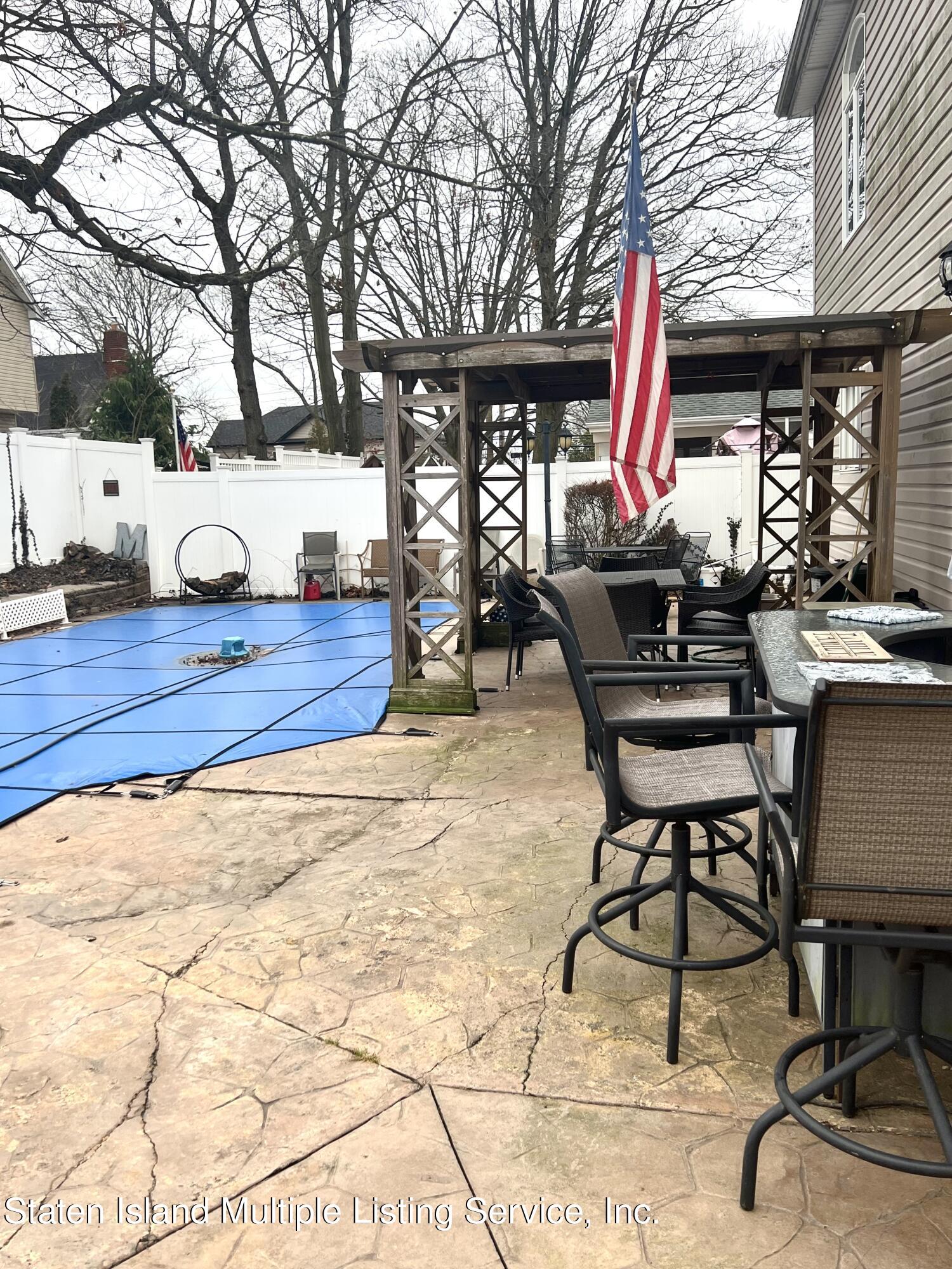 383 Beach Road Staten Island, NY 10312 - Photo 32 of 34 23AC0B03-85D8-4A66-8316-023195660A22_1_2