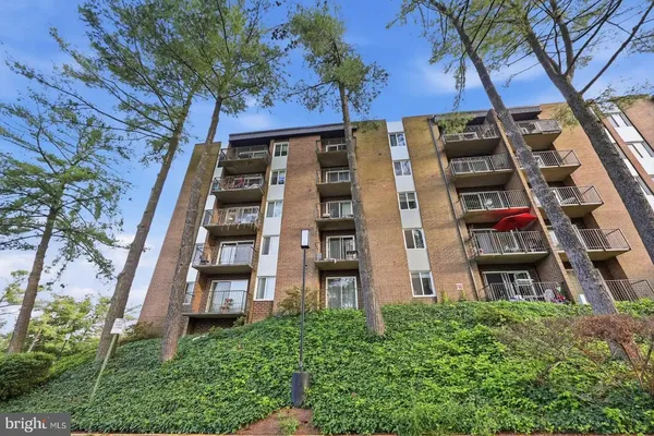 $2,300 | 60 South Van Dorn Street, Unit 202, Alexandria, VA 22304
