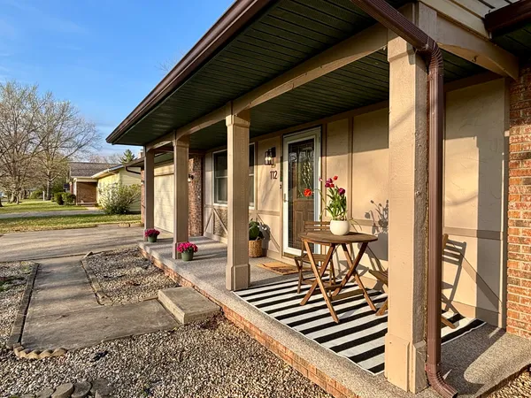 $215,000 | 112 Donoho Drive, Salem, IL 62881