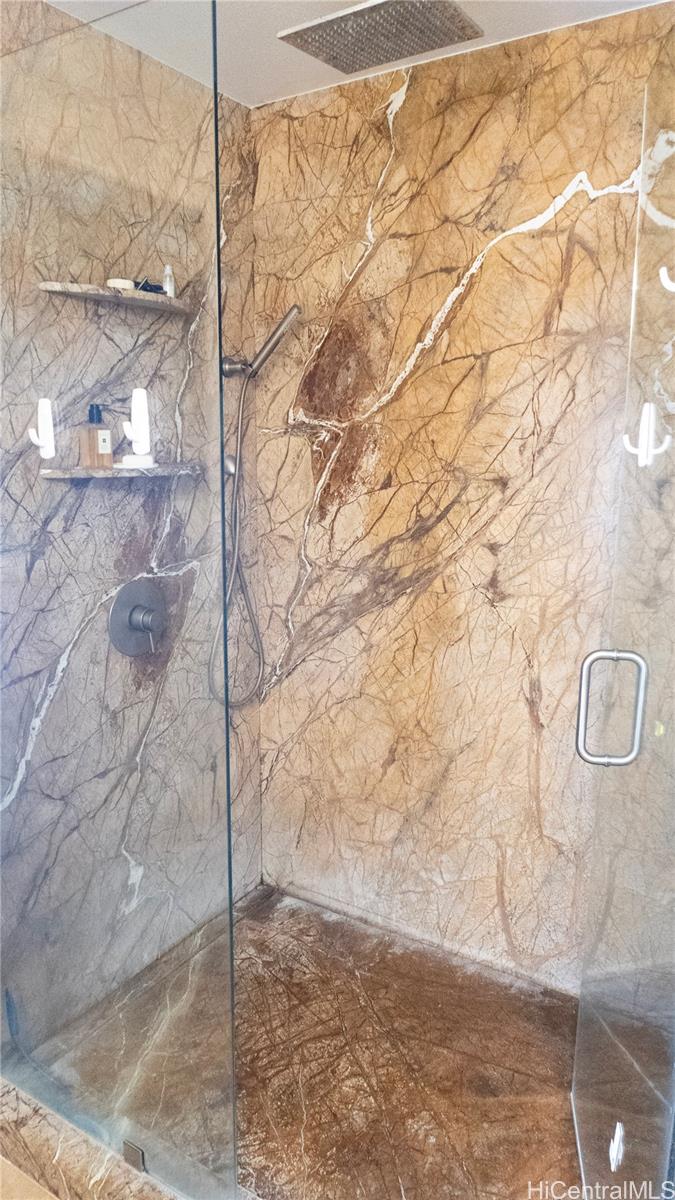 520 Lunalilo Home Road, Unit 7107 Honolulu, HI 96825 - Photo 11 of 21 a bathroom with a shower