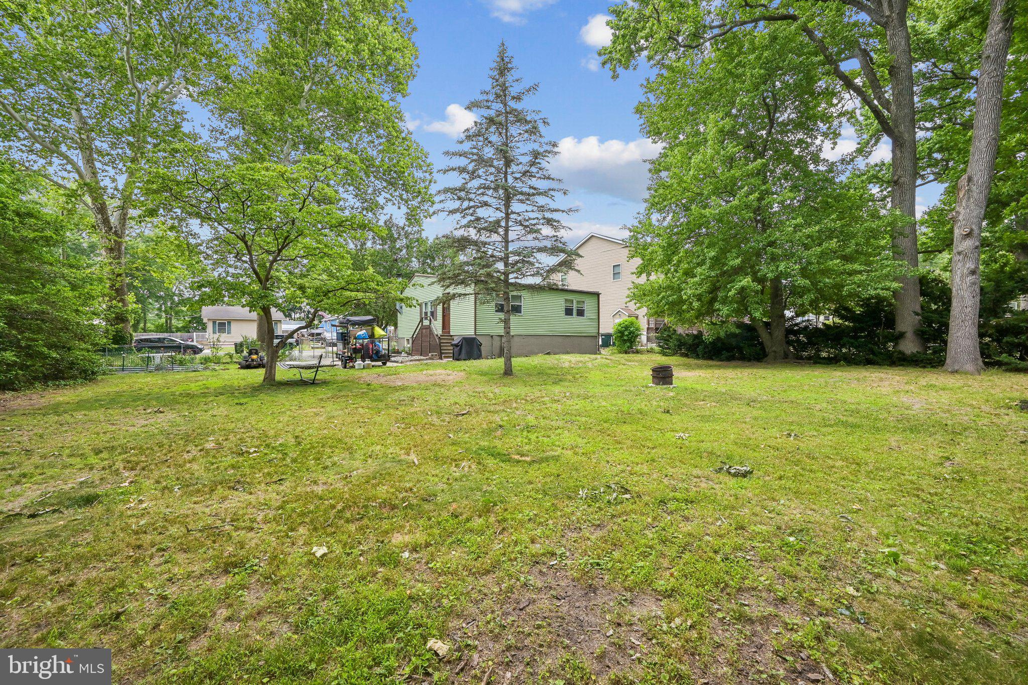 26 Wilson Road Clementon, NJ 08021 - Photo 5 of 25 Large Fenced Yard