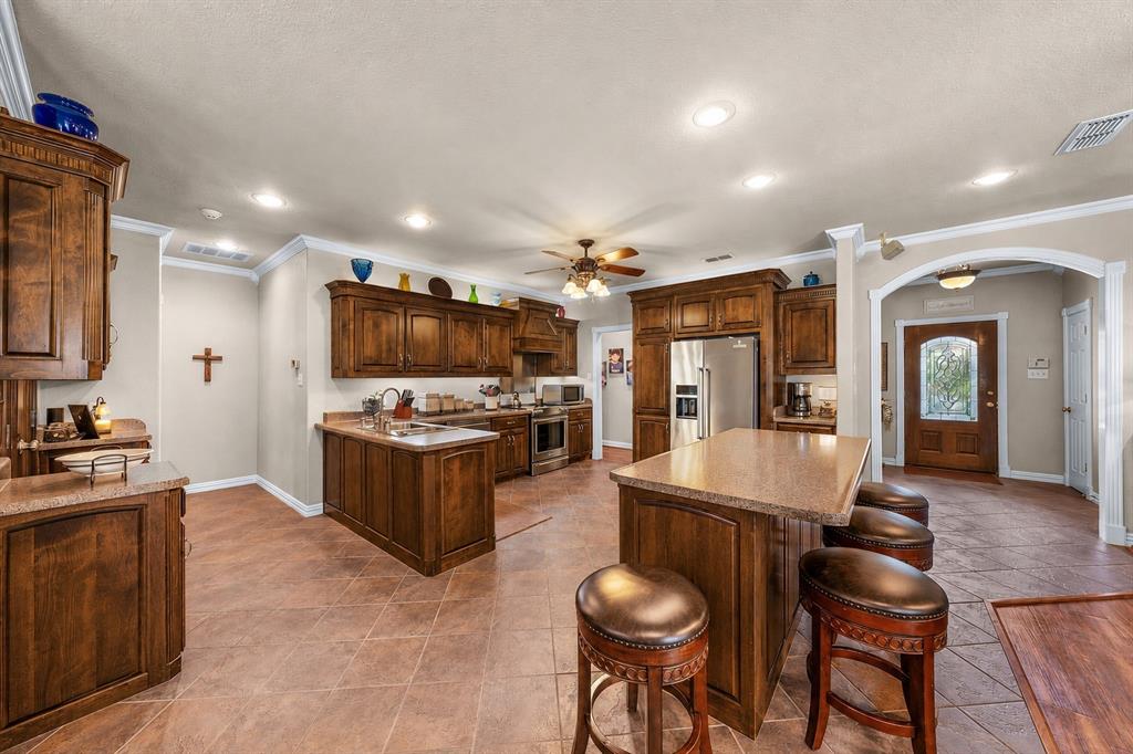 258 County Road 3528 Wills Point, TX 75169 - Photo 11 of 38