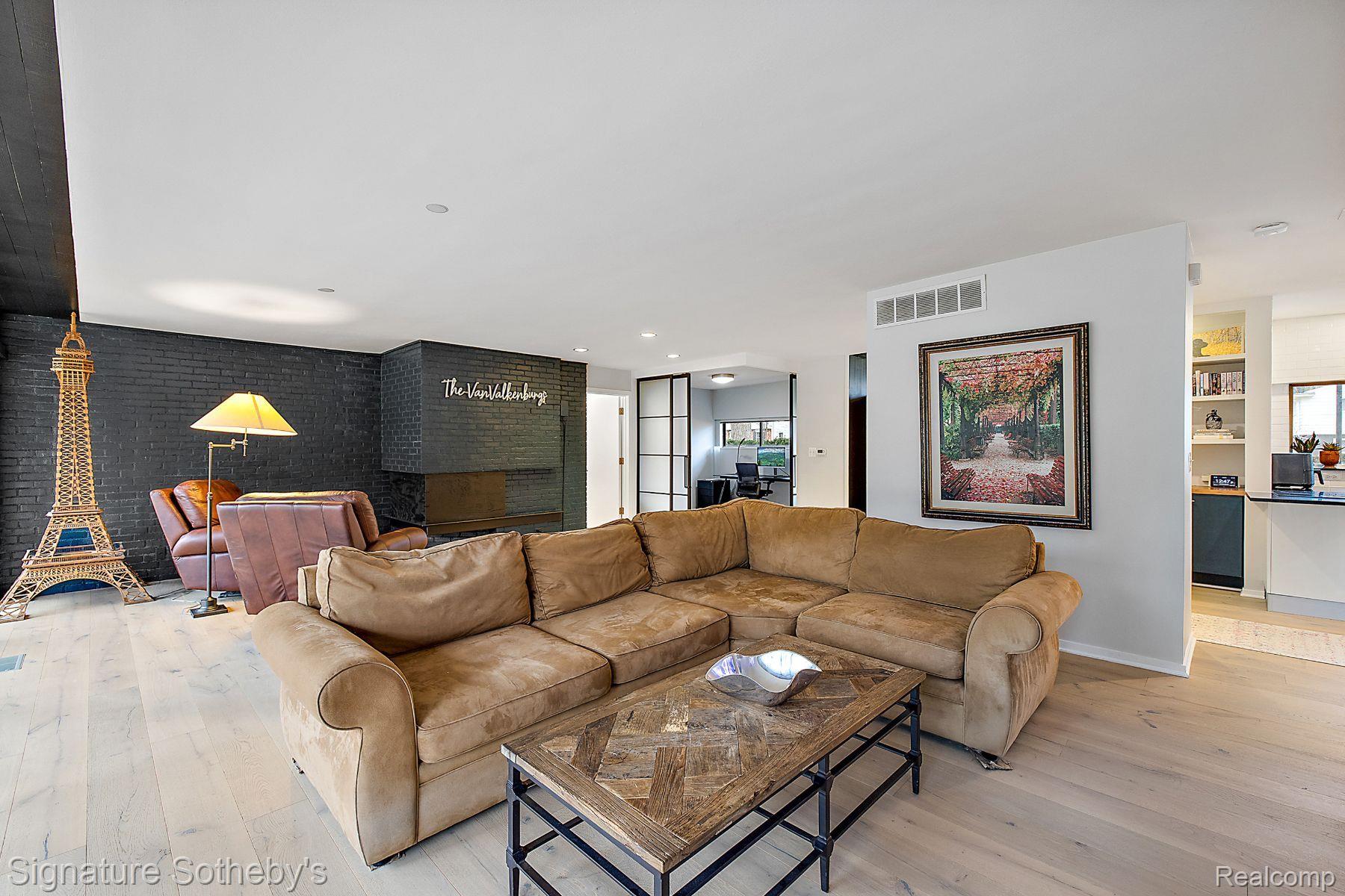 5535 Crabtree Road Bloomfield Hills, MI 48301 - Photo 3 of 34 Gallery Image 3