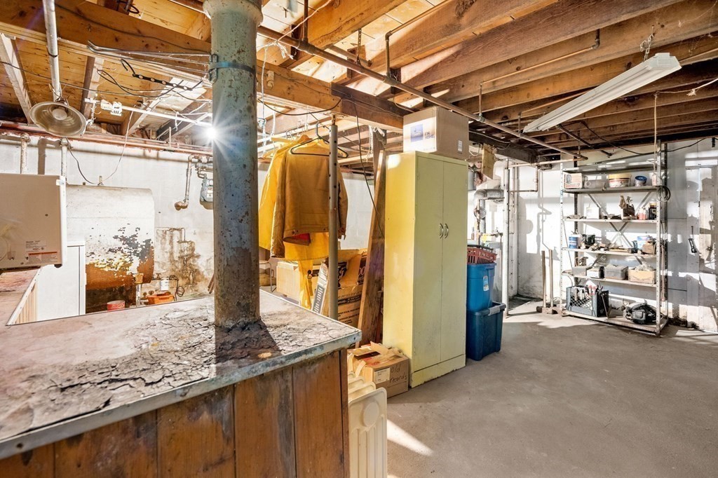 37 Maplewood Avenue Methuen, MA 01844 - Photo 14 of 21