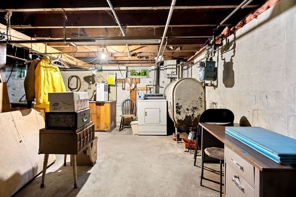 37 Maplewood Avenue Methuen, MA 01844 - Photo 16 of 21