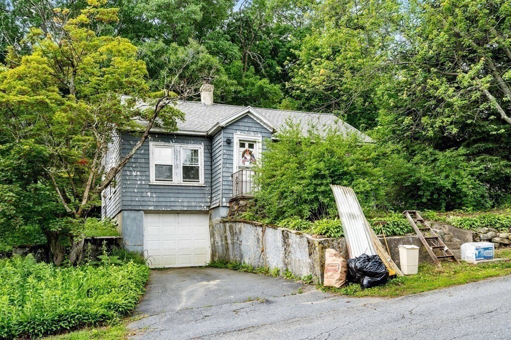 37 Maplewood Avenue Methuen, MA 01844 - Photo 17 of 21