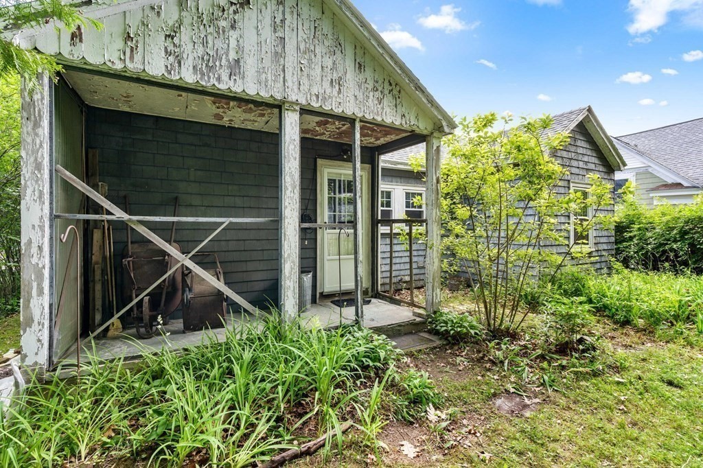 37 Maplewood Avenue Methuen, MA 01844 - Photo 19 of 21