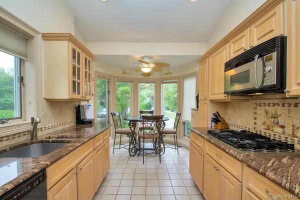 $699,000 | 84 Kristin Lane, Hauppauge, NY 11788