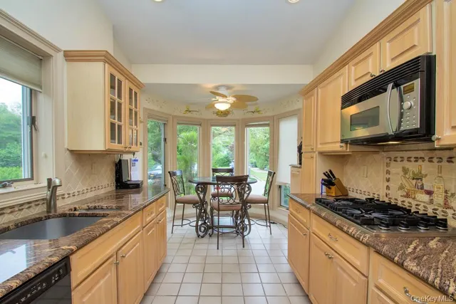 $749,000 | 84 Kristin Lane, Hauppauge, NY 11788