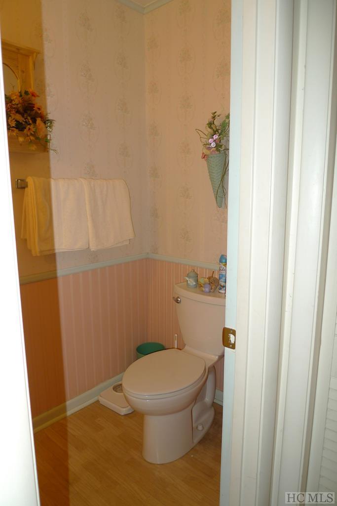 435 Overlook Road, Unit 43C Sapphire, NC 28774 - Photo 10 of 30 Gallery Image 10