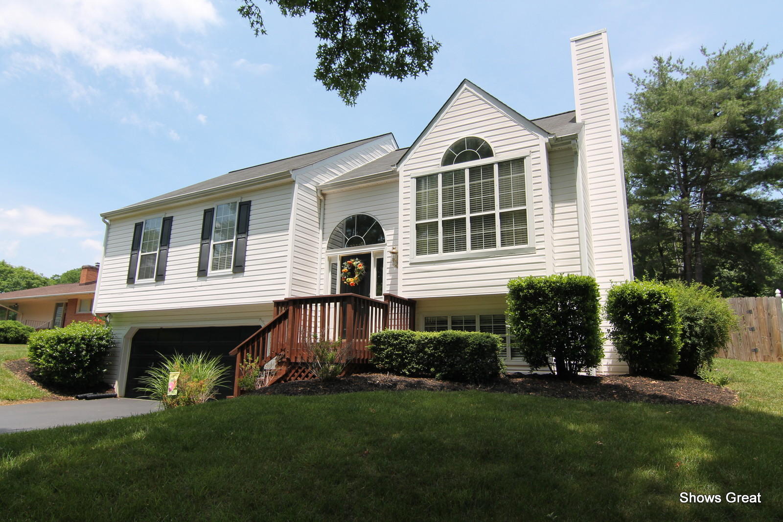 5511 Castle Rock Road Roanoke, VA 24018 - Photo 1 of 34 Front of Home