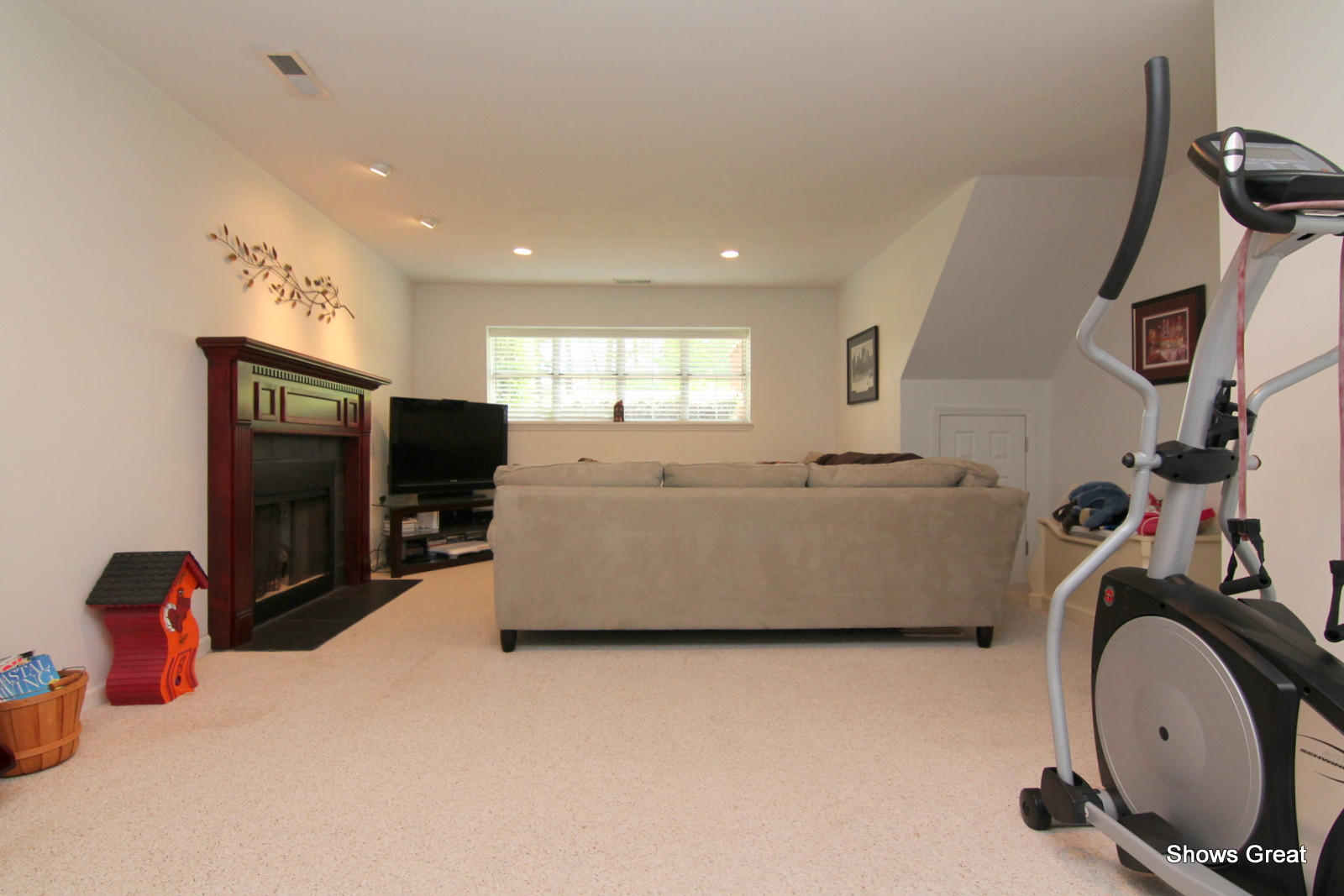 5511 Castle Rock Road Roanoke, VA 24018 - Photo 30 of 34 IMG_6443