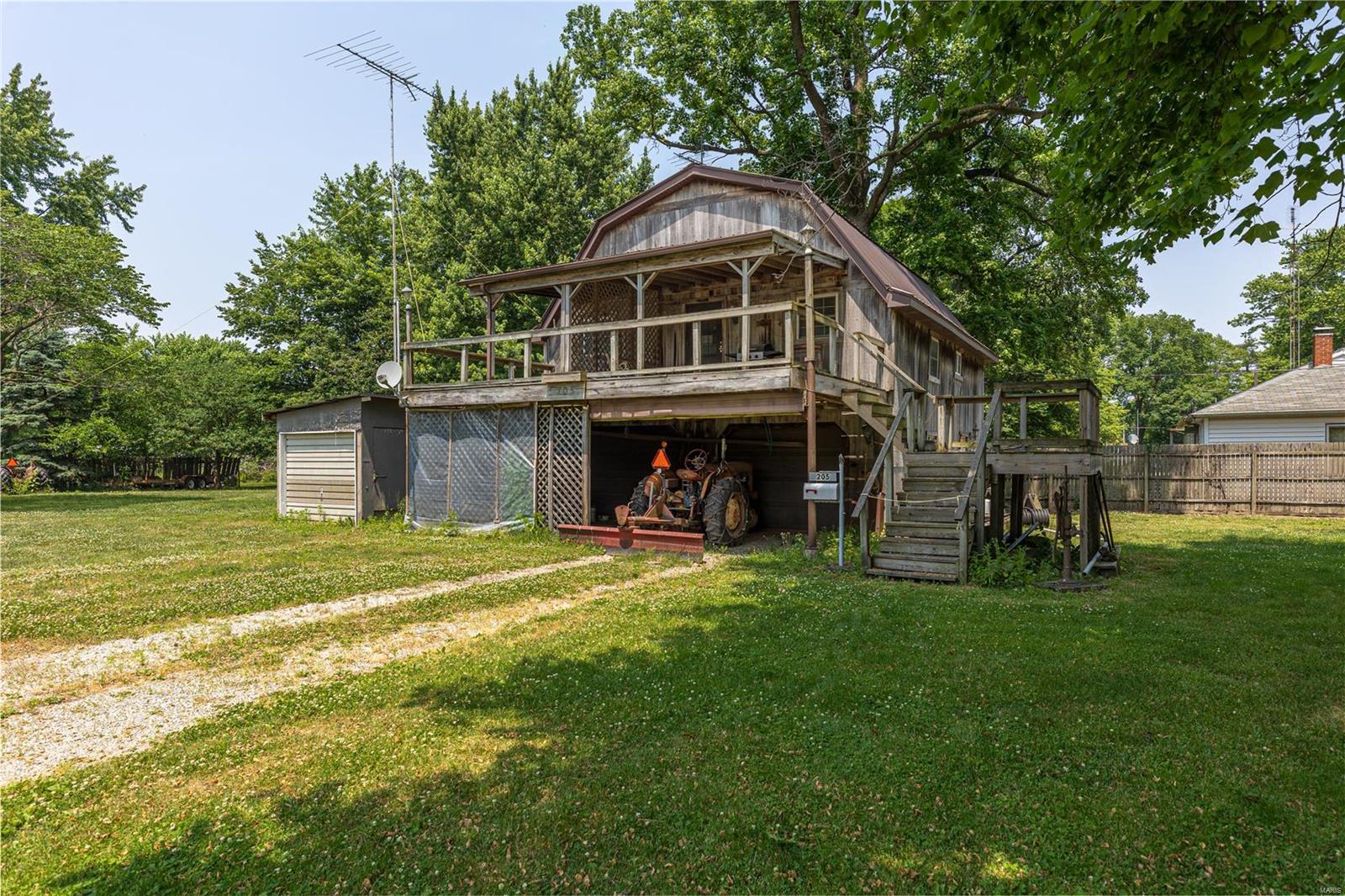 205 Fraley Road, Harvel, IL 62538 Compass