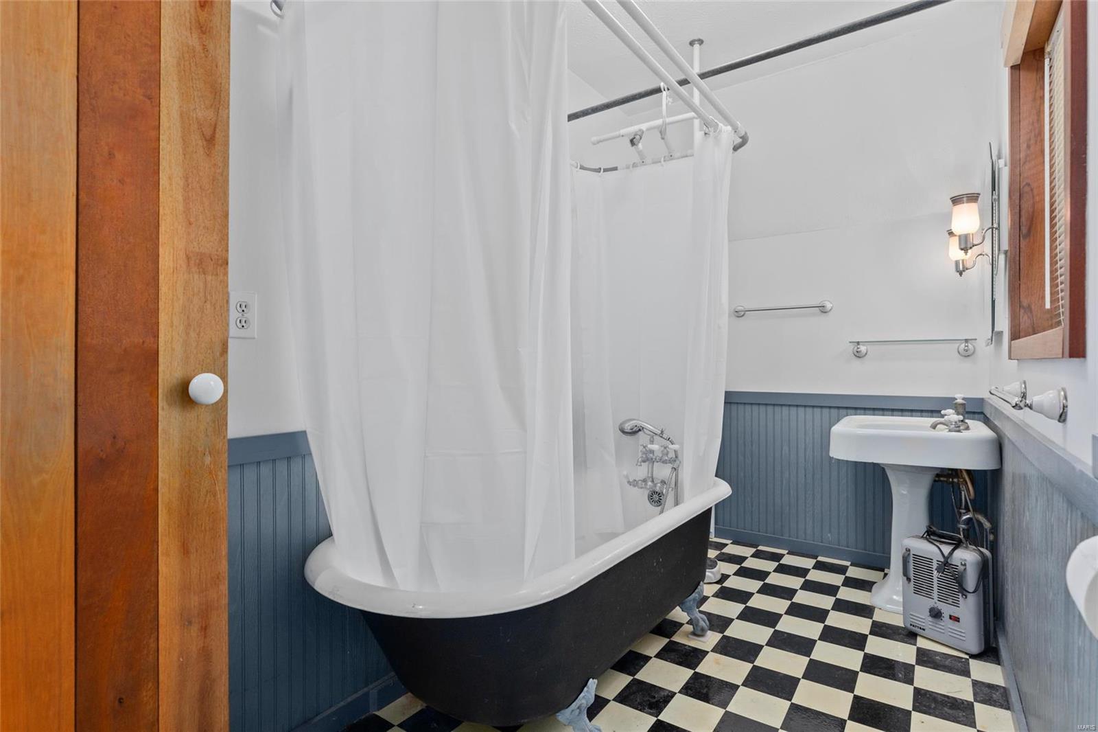 205 Fraley Road Harvel, IL 62538 - Photo 5 of 20