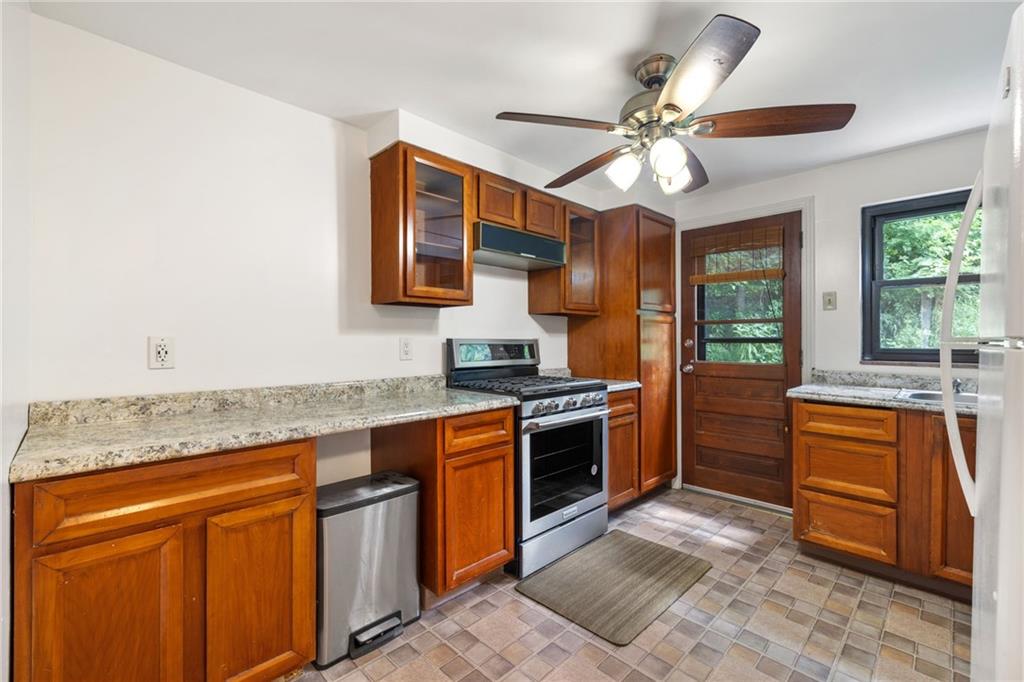 469 Greenlee Road Pittsburgh, PA 15227 - Photo 11 of 31 Gallery Image 11