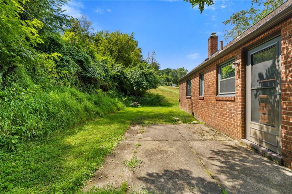 469 Greenlee Road Pittsburgh, PA 15227 - Photo 26 of 31 Gallery Image 26