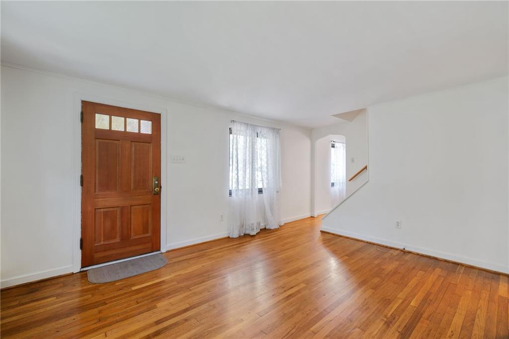 469 Greenlee Road Pittsburgh, PA 15227 - Photo 5 of 31 Gallery Image 5