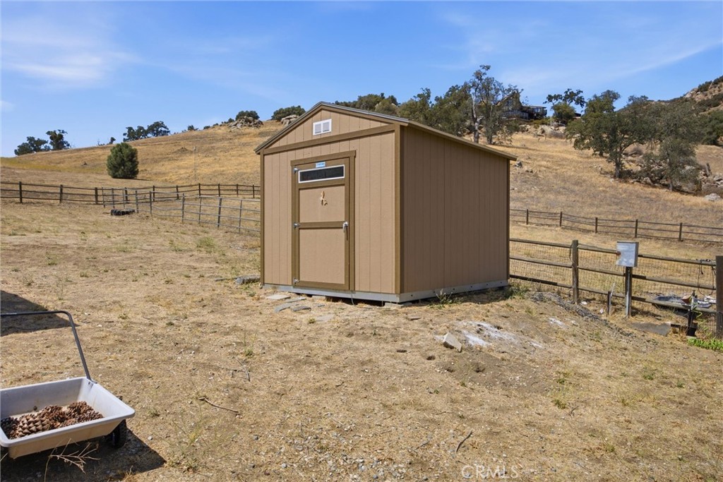 26001 Bear Valley Road Tehachapi, CA 93561 - Photo 54 of 58 Gallery Image 54