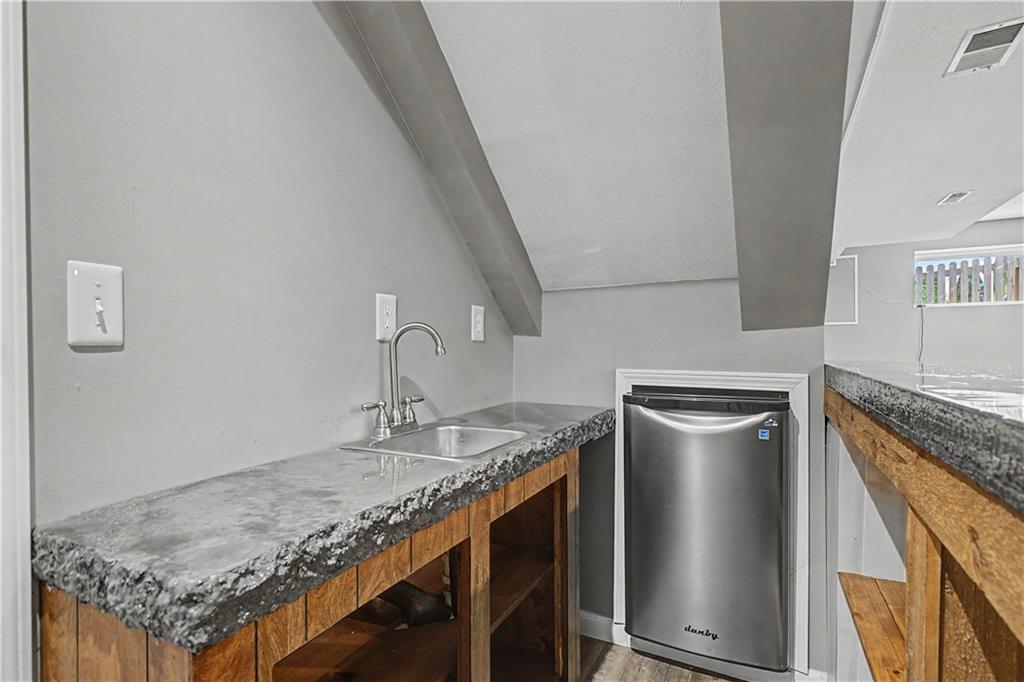 7228 Widmer Road Shawnee, KS 66216 - Photo 35 of 46