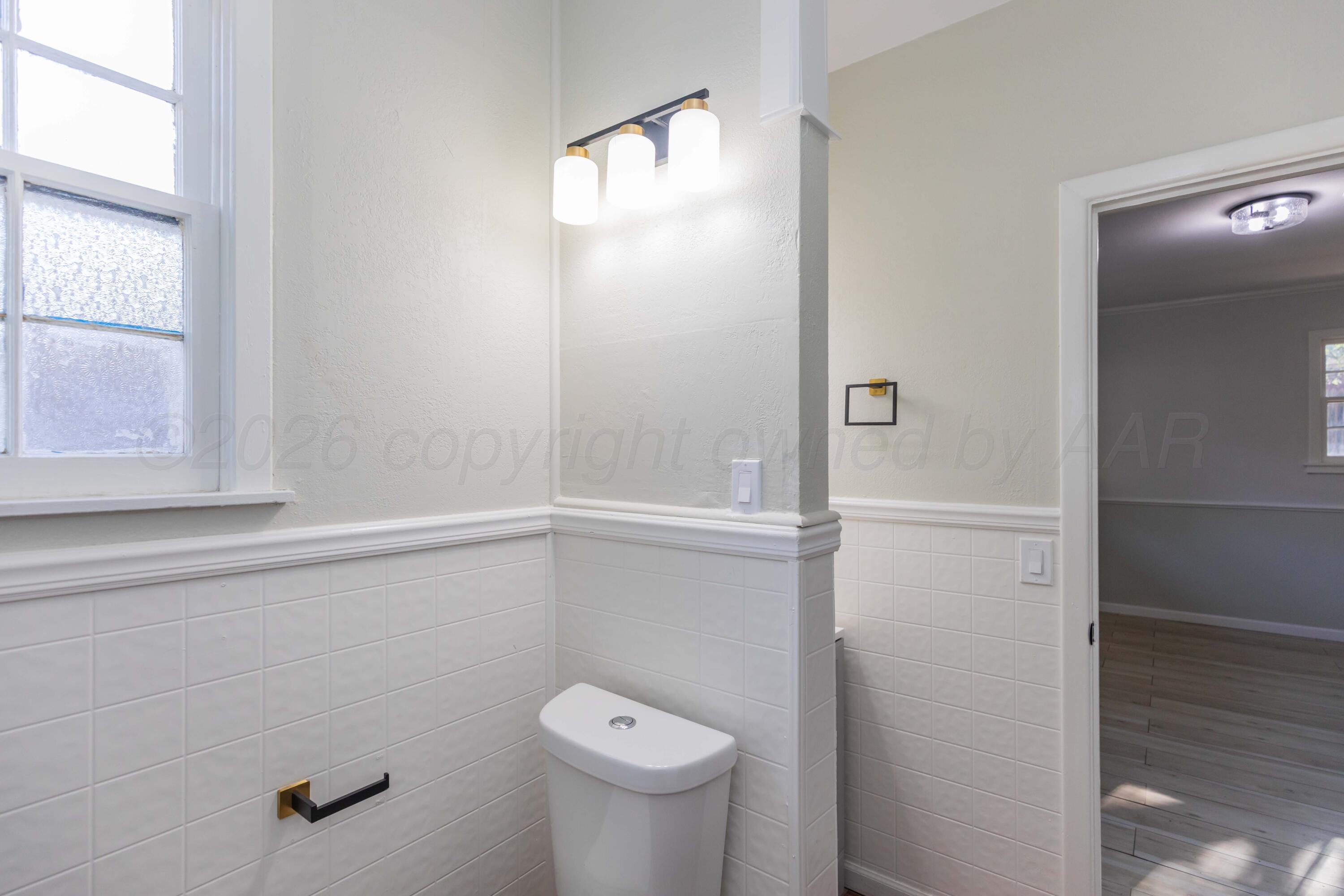 4802 Olsen Boulevard Amarillo, TX 79106 - Photo 14 of 20 BATHROOM 2 VIEW 2