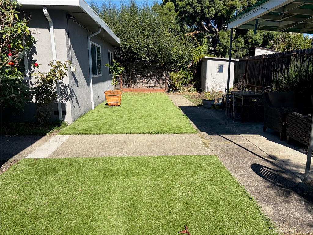 4806 Clarke Street, Unit 2 Oakland, CA 94609 - Photo 13 of 13 a view of back yard of the house