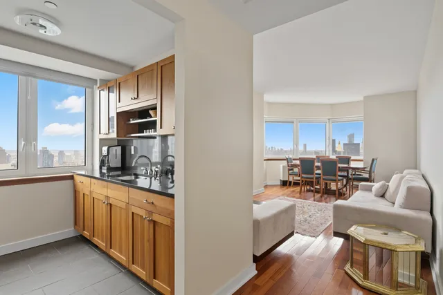 $2,195,000 | 425 5th Avenue, Unit 57A | Midtown South