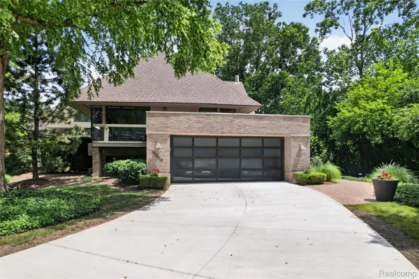 $1,100,000 | 5044 Christy Court, Troy, MI 48098
