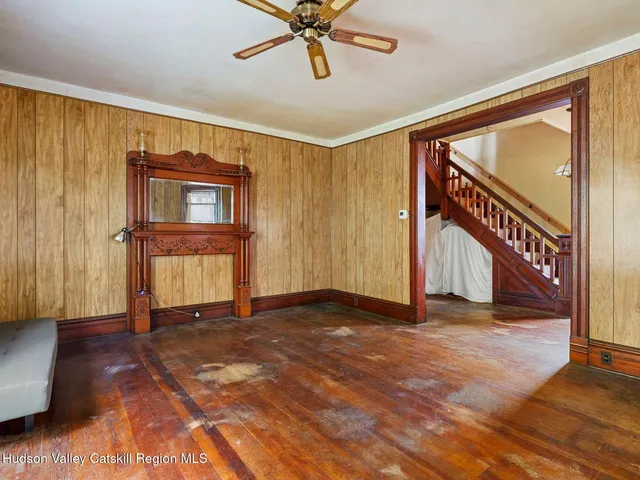 a view of an entryway