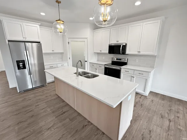 $400,000 | 2025 Briar Meadows Drive, Unit 1, Evansville, IN 47711