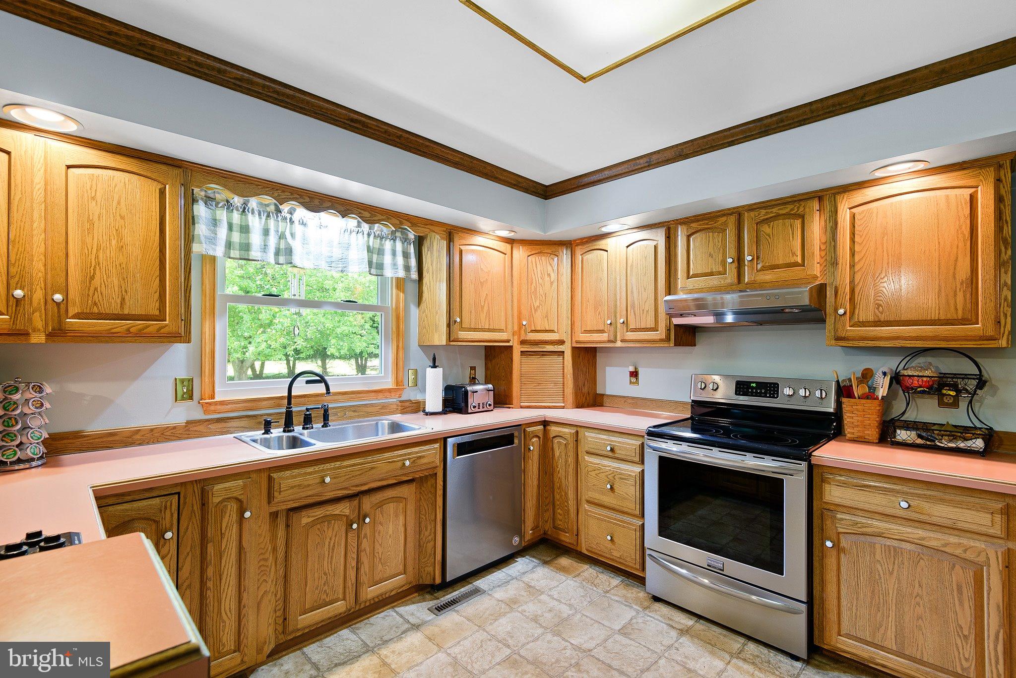 135 Blacksnake Road Elkton, MD 21921 - Photo 17 of 57 Stainless steel appliances