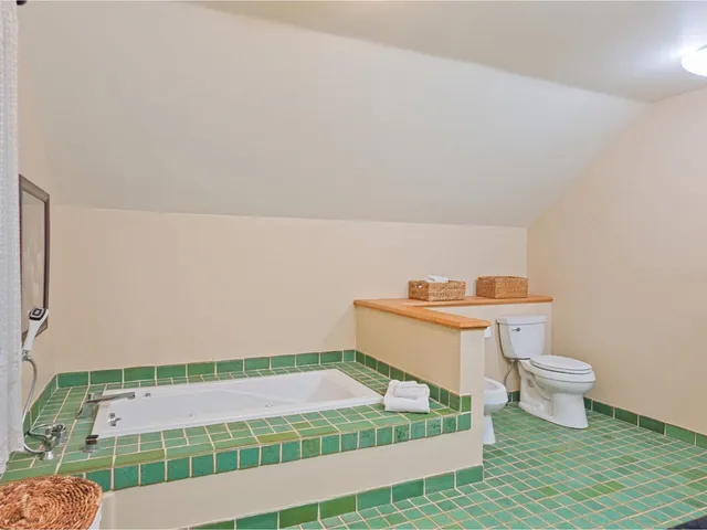 $1,150,000 | 66 Dunder Road, Burlington, VT 05401