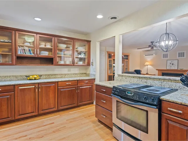 $1,150,000 | 66 Dunder Road, Burlington, VT 05401