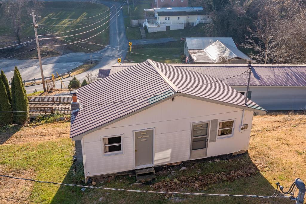630 Rockingham Road Gray, TN 37615 - Photo 14 of 42 630 Rockingham Rd (32 of 34)