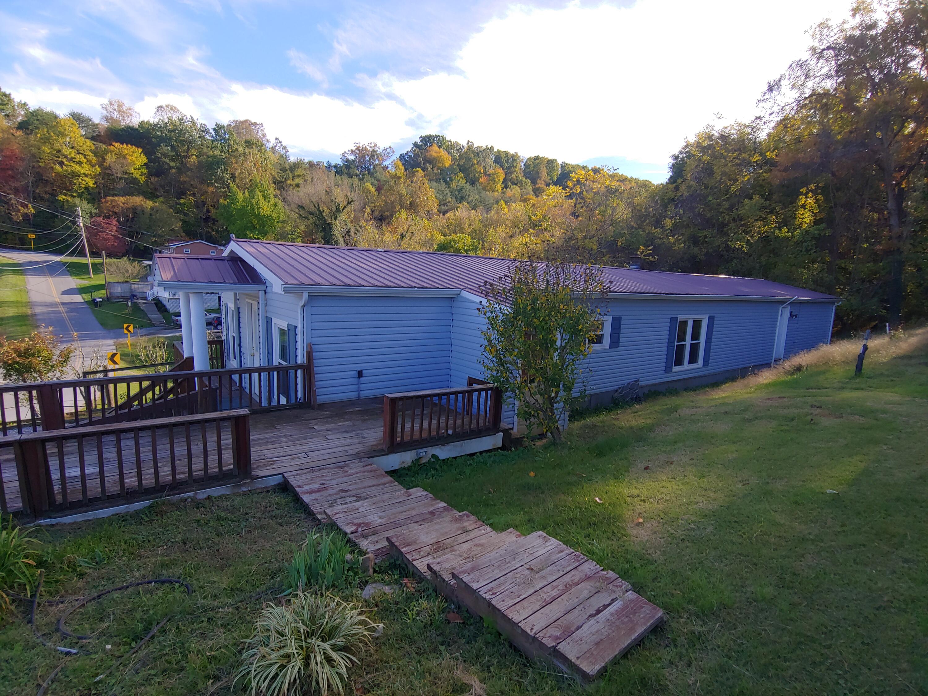 630 Rockingham Road Gray, TN 37615 - Photo 9 of 42 Main House Side View