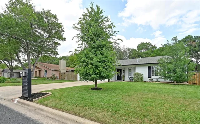 $2,550 | 2406 Burly Oak Drive, Austin, TX 78745