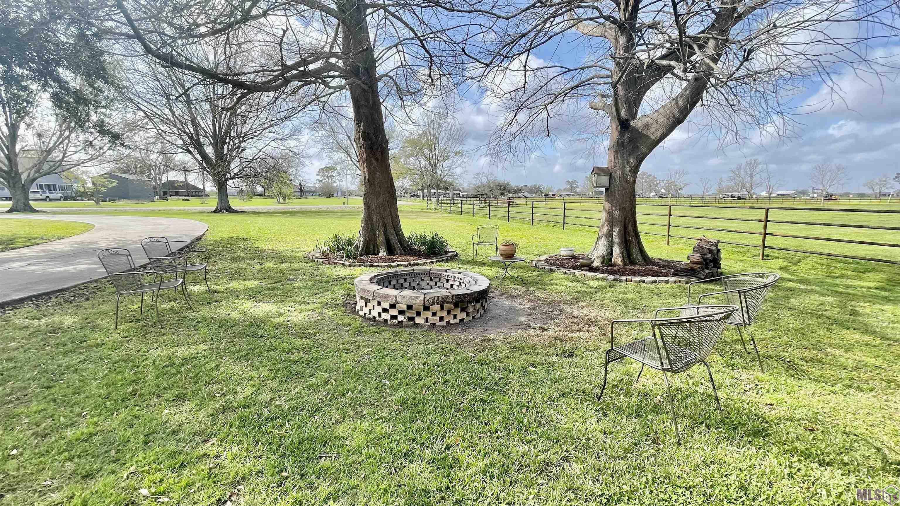 511 Pertuit Lane Raceland, LA 70394 - Photo 3 of 49 Gallery Image 3