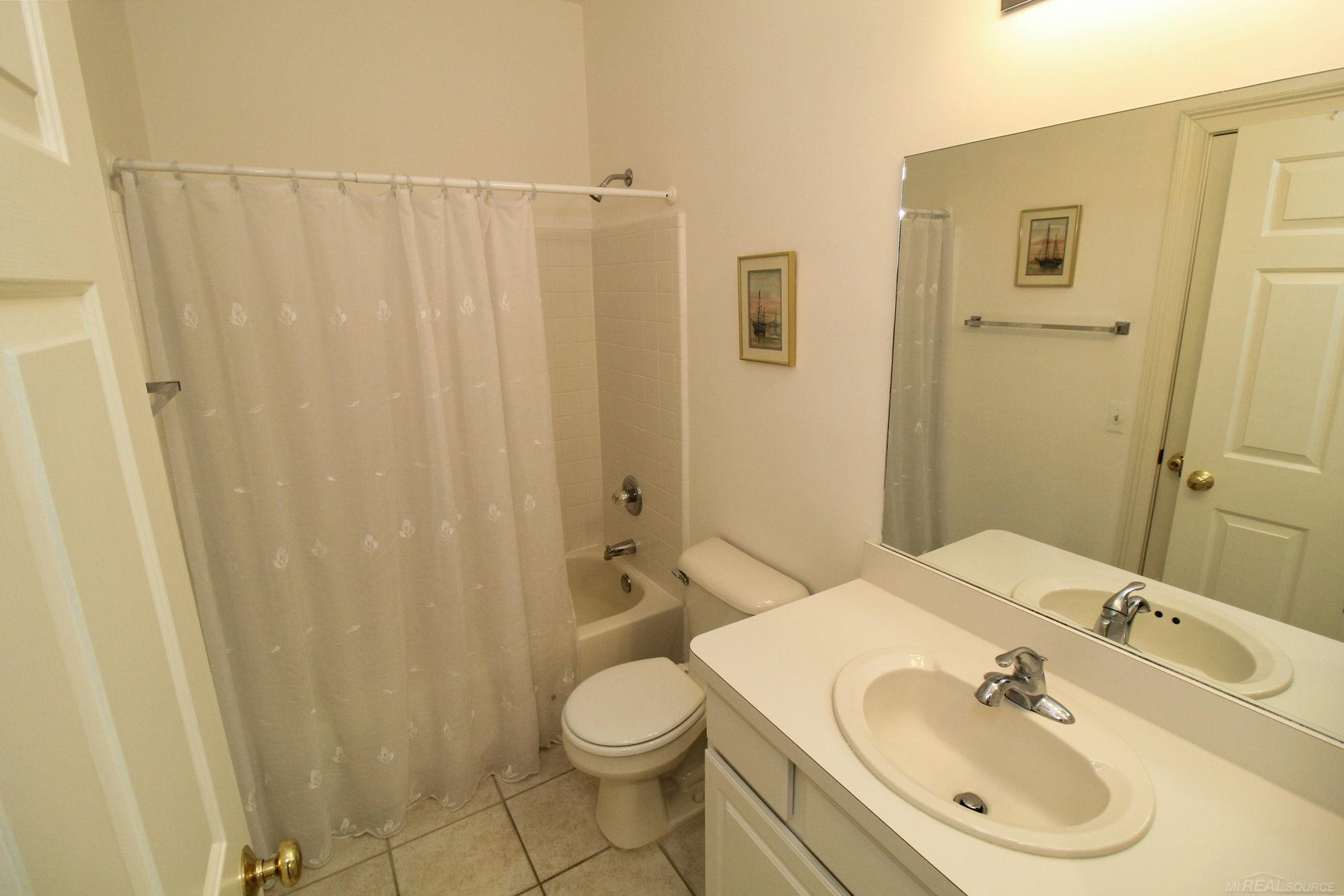 39216 Hayes Road Clinton Township, MI 48038 - Photo 16 of 24