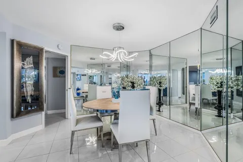 $1,100,000 | 5200 North Ocean Drive, Unit 102, Singer Island, FL 33404