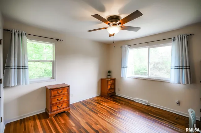 $249,900 | 209 East Northridge Lane, Peoria, IL 61614