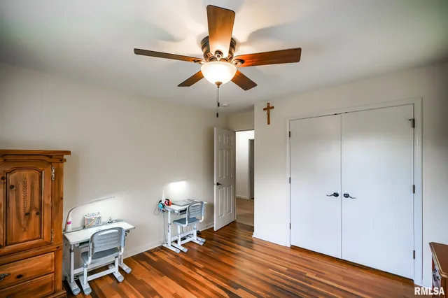 $249,900 | 209 East Northridge Lane, Peoria, IL 61614