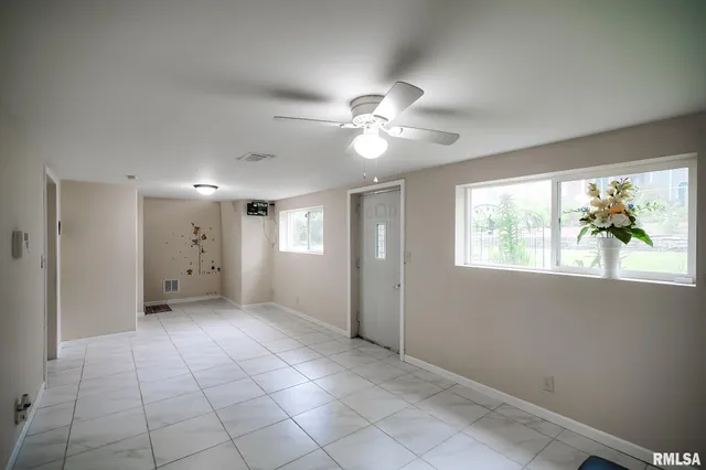 $249,900 | 209 East Northridge Lane, Peoria, IL 61614