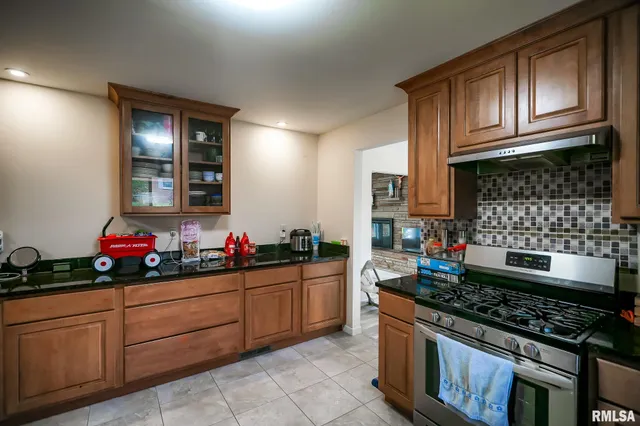 $249,900 | 209 East Northridge Lane, Peoria, IL 61614