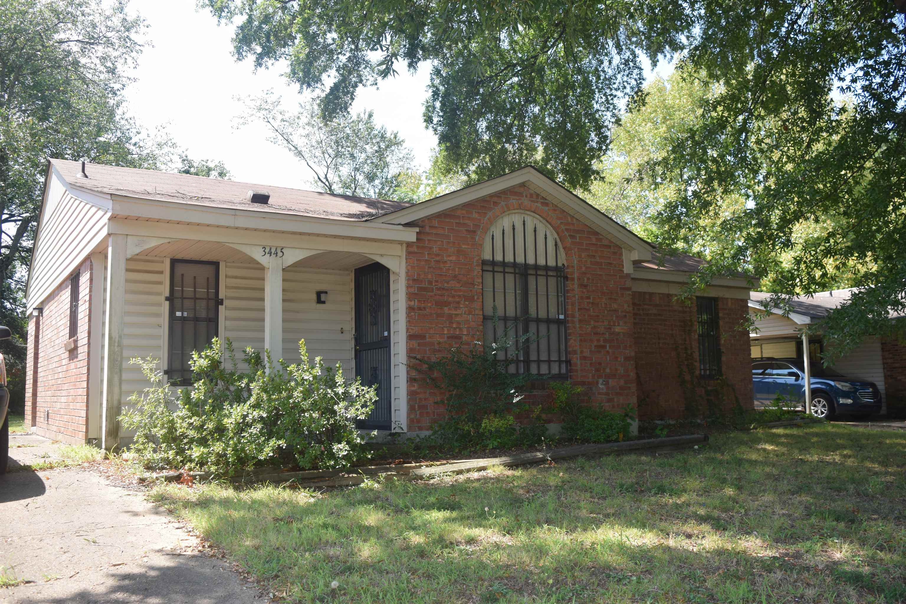 3445 Birdsong Ferry Road Memphis, TN 38118 - Photo 2 of 19 Brick and siding exterior with a covered entry
