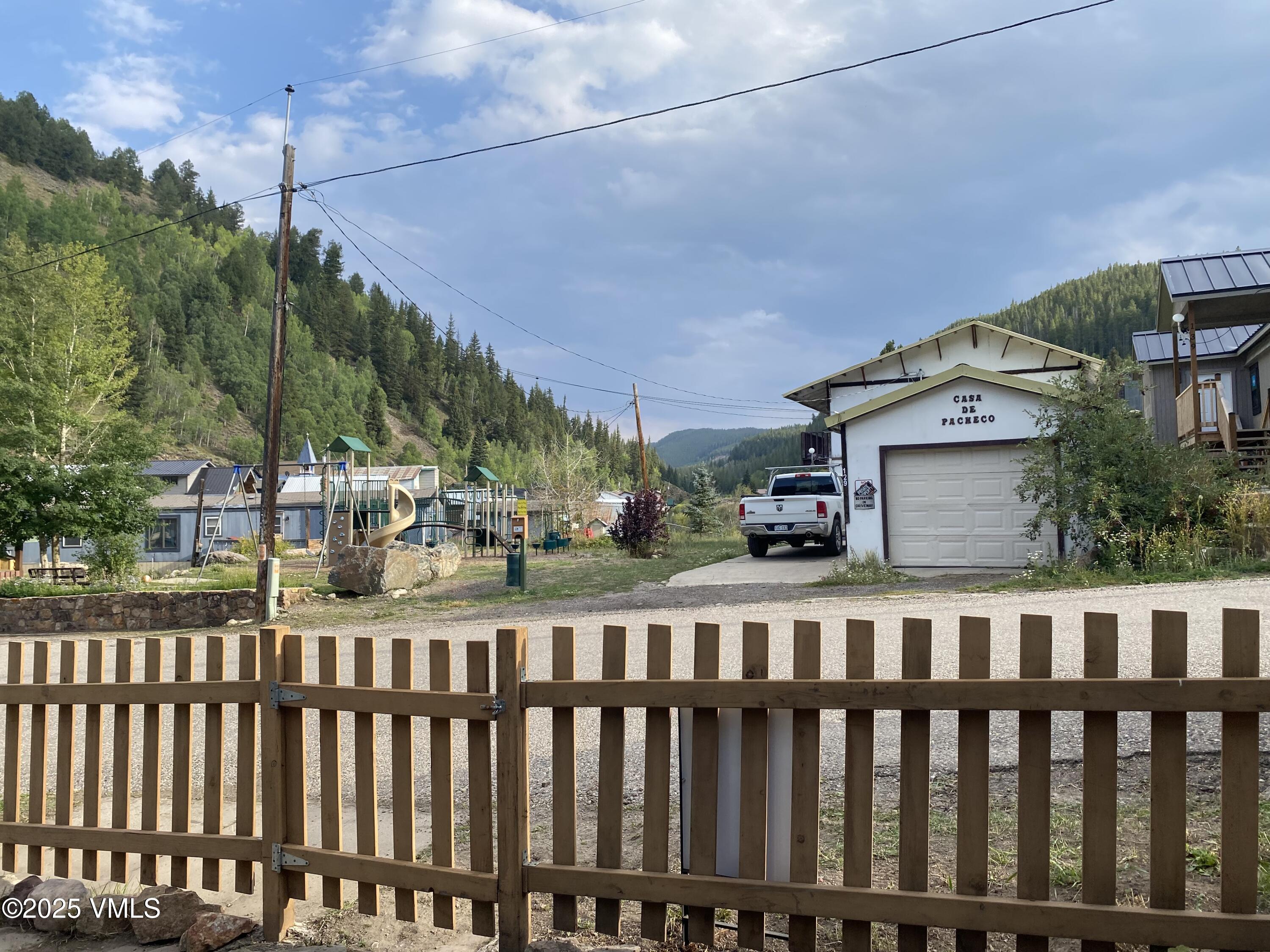 126 Monument Street Red Cliff, CO 81649 - Photo 4 of 17 IMG_1538